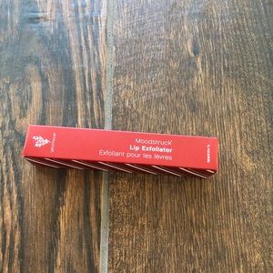 Younique moodstruck lip exfoliator